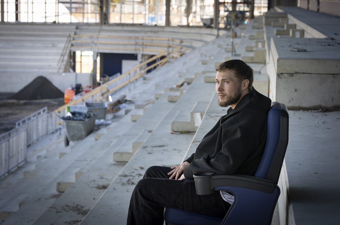 AC Oulun keskikenttäpelaaja Onni Tiihonen joutuu olemaan koko liigakauden sivussa. Täten myös syyskauden ottelut uudella jalkapallostadionilla jäävät väliin.