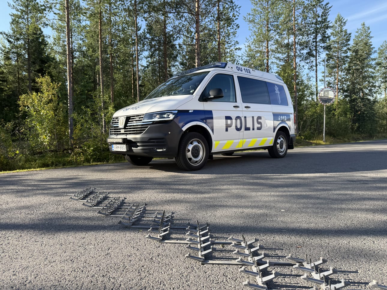 Poliisi yritti pysäyttää kuljettajaa kaksi kertaa piikkimaton avulla. Arkistokuva.