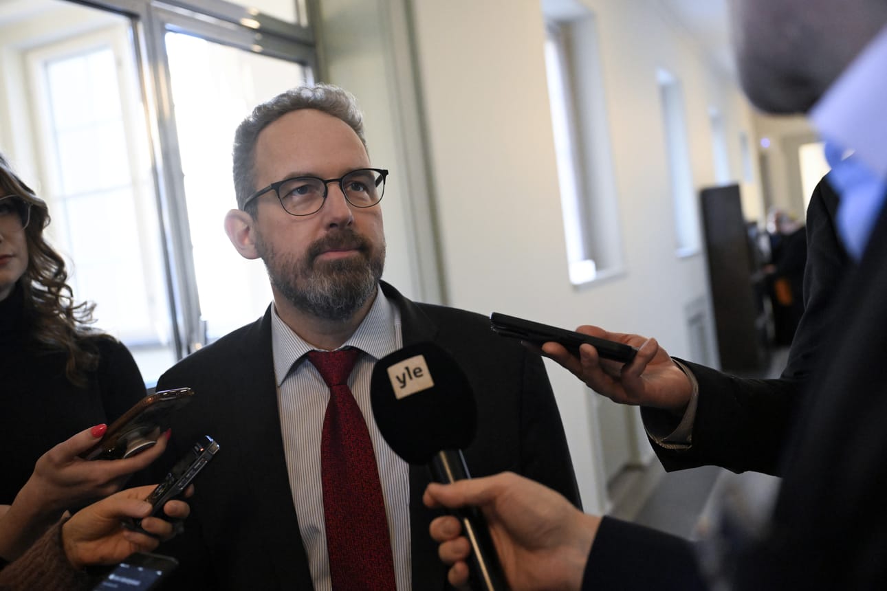 Perussuomalaisten eduskuntaryhmän puheenjohtaja Jani Mäkelä kommentoi, että hänestä kyse on normaalilainsäädännöstä.