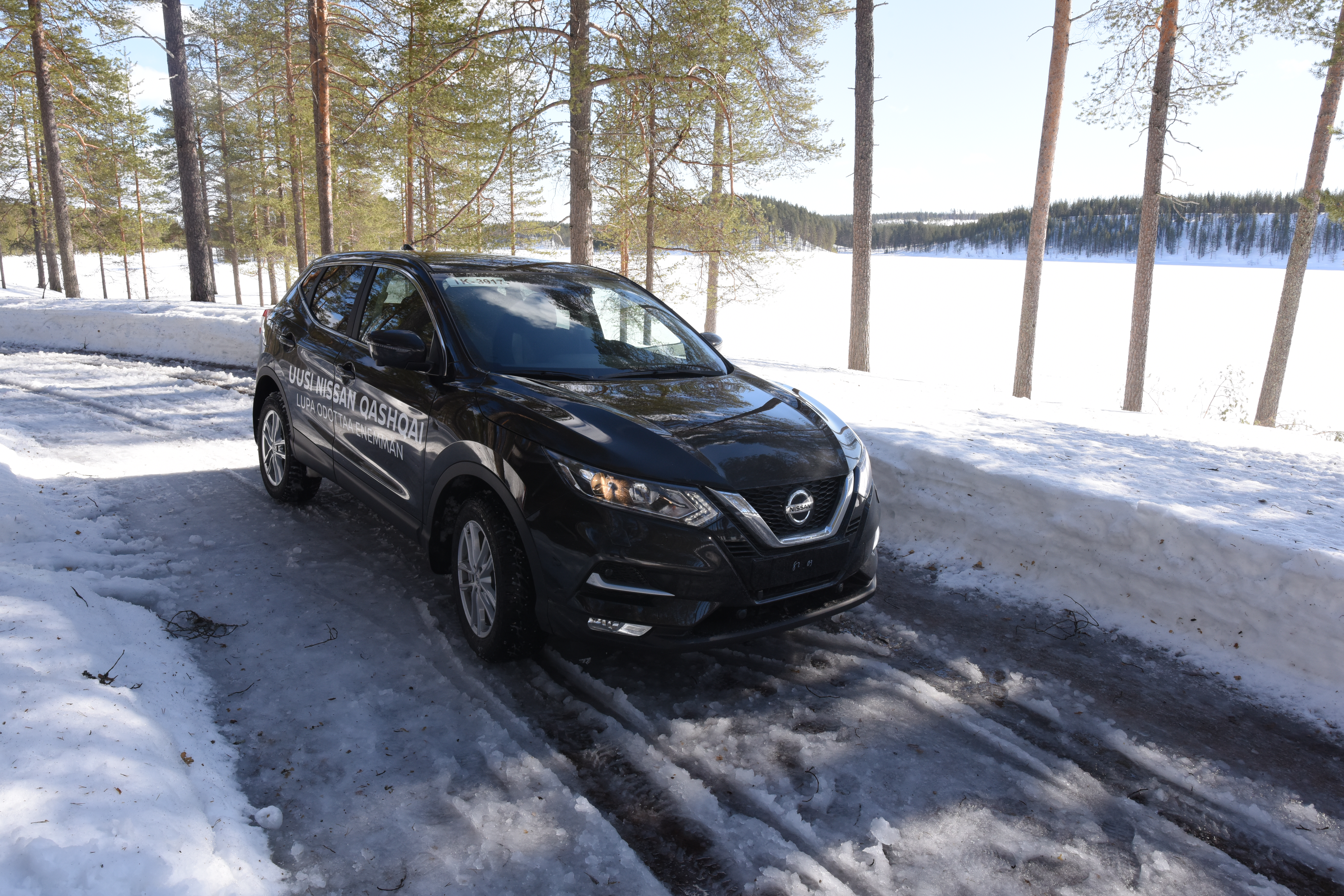 Nissan Qashqai on tuttu näky Koillismaan maisemissa.