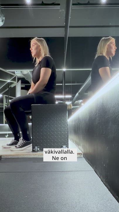 Roosa Valkola kääntää vihakommentit överikontsaksi