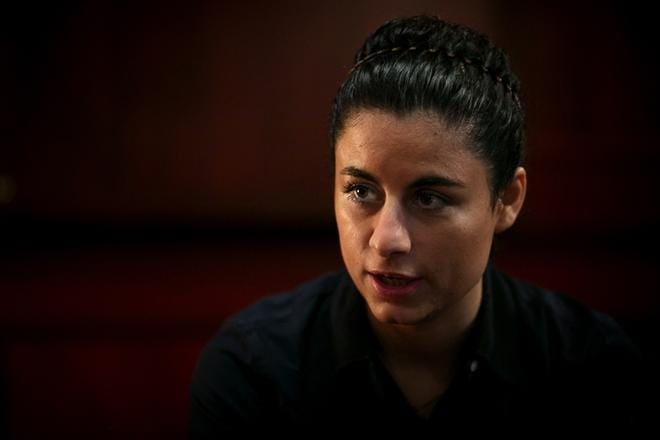 Turussa nykyisin asuvan vaasalaislähtöisen, sukujuuriltaan irakilaisen kansalaisaktivistin Seida Sohrabin valtiotieteen maisteriopinnot yliopistossa ovat loppusuoralla. ARKISTOKUVA: TIMO ANNANPALO