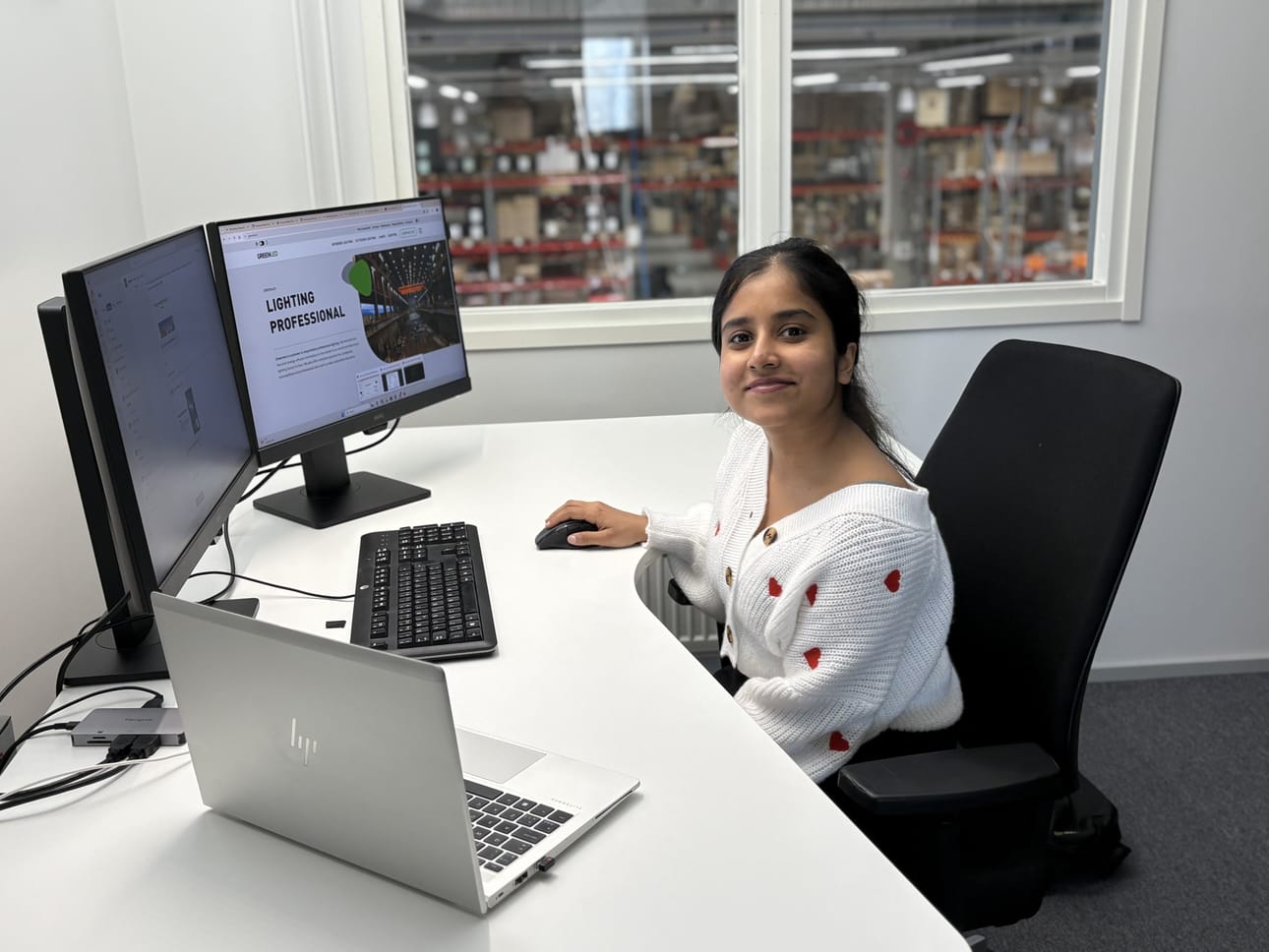 Supuni Rathnayaka muutti Sri Lankasta Suomeen opiskelemaan kansainvälistä liiketoimintaa Oulun ammattikorkeakouluun. Hän suorittaa parhaillaan harjoittelua Greenledillä, jossa keskittyy markkinatutkimukseen ja yrityksen kansainvälisen kasvun tukemiseen.