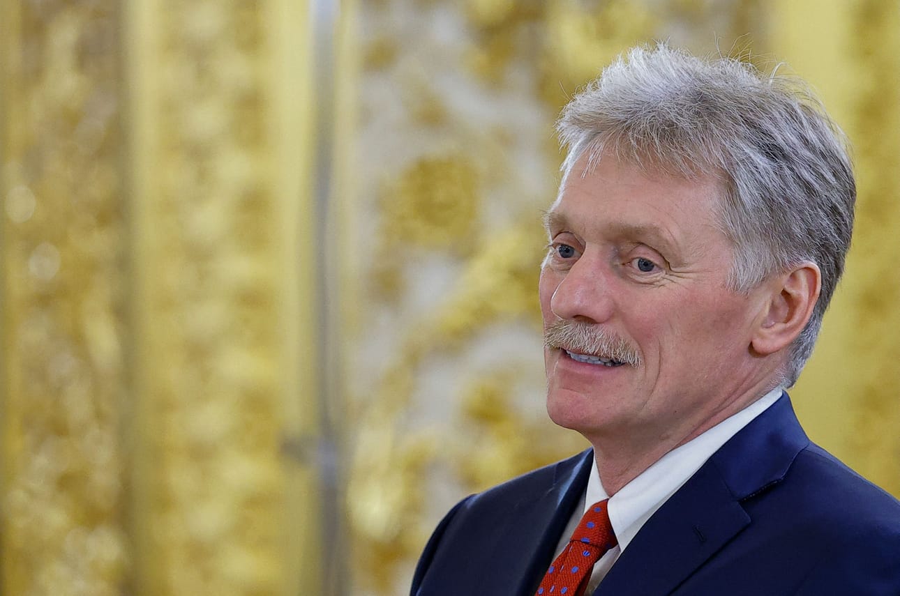 Kreml ei suoraan kiistänyt aseiden toimittamista. Kremlin tiedottaja Dmitri Peskov kuvattiin toukokuussa Moskovassa. LEHTIKUVA/AFP