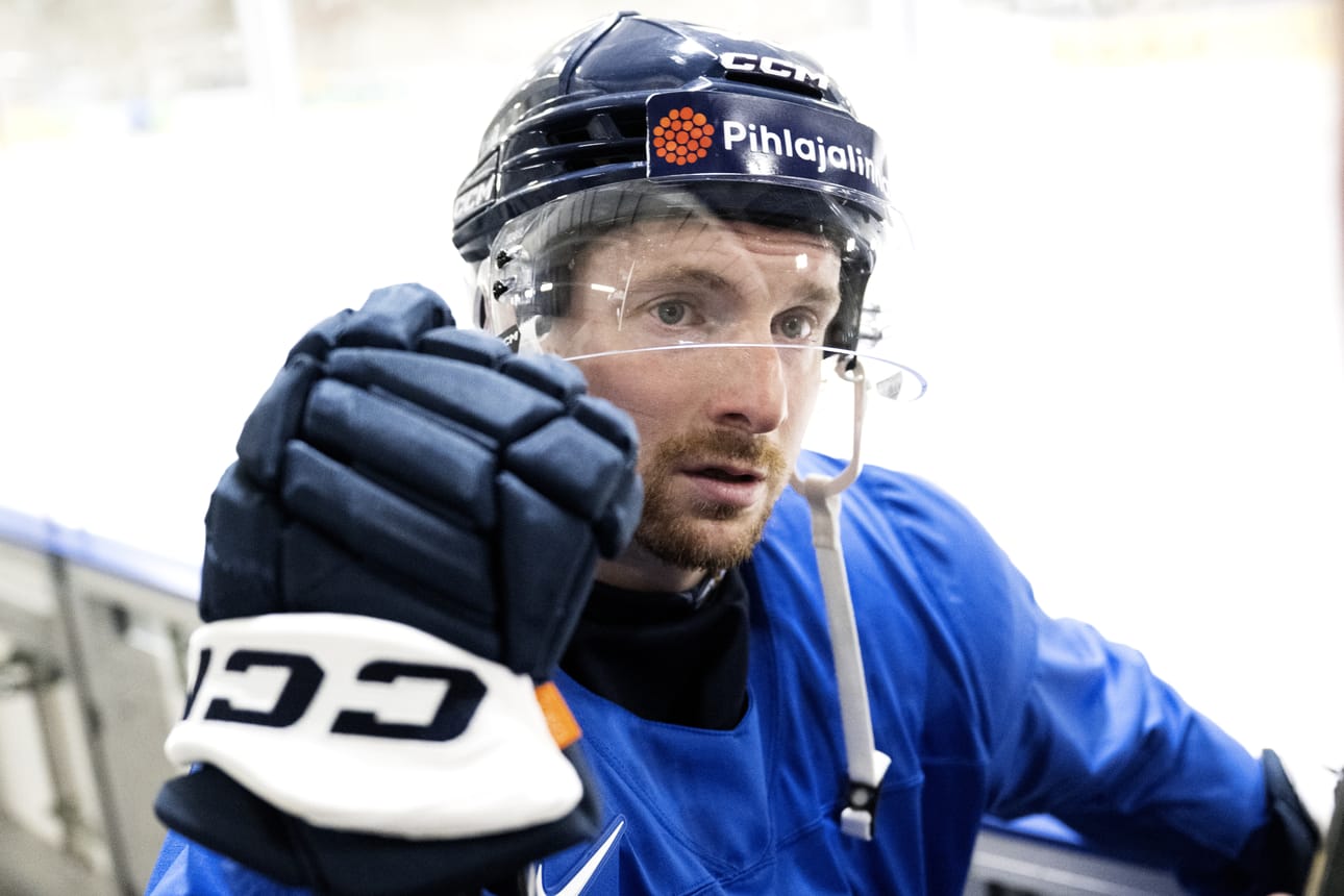 Sakari Manninen Suomen miesten jääkiekkomaajoukkueen eli Leijonien harjoituksissa Zürichissä 29. toukokuuta 2026. Leijonat valmistautuvat jääkiekon MM-kisoissa lauantain välieräotteluun Kanadaa vastaan.