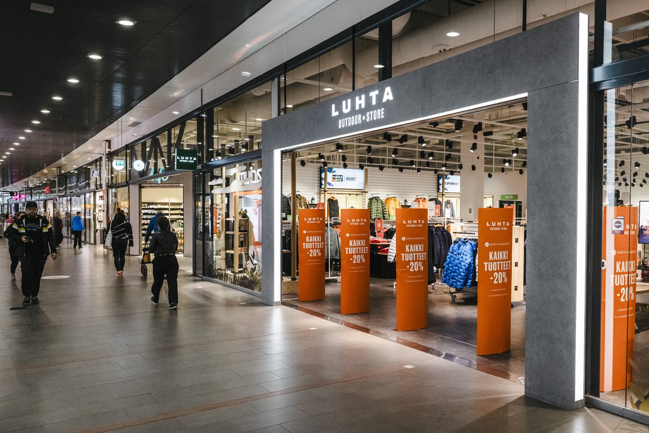 Vaatetuskonserni Luhta aloittaa muutosneuvottelut. Konsernilla on Luhta Outdoor storen myymälä myös Rovaniemellä.