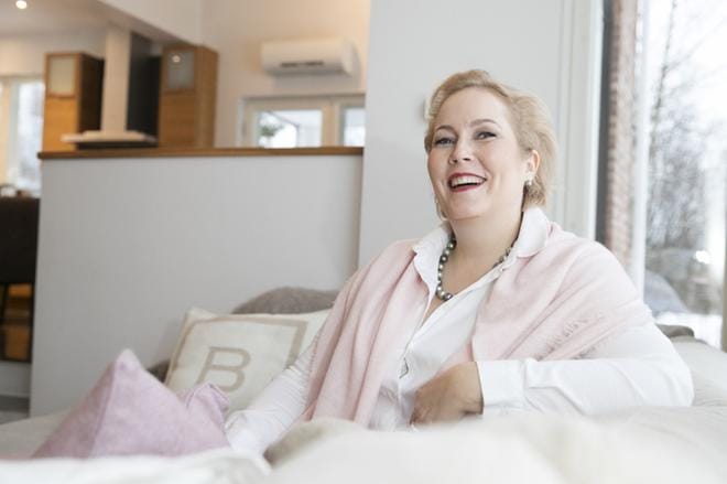 Heidi Jaara perusti Balmuirin kymmenen vuotta sitten ja suuntasi suoraan ulkomaille. Tänä vuonna yritys on avannut Ouluun ja Helsinkiin ensimmäiset liikkeensä. KUVA: Teija Soini