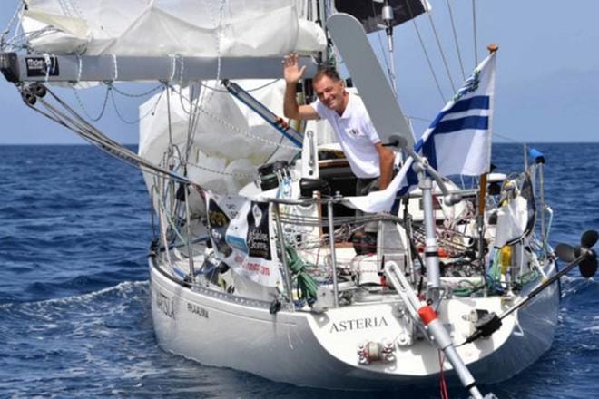Tapio Lehtinen lähti purjehtimaan maailman ympäri 1. heinäkuuta. Hän on Golden globe race -kisassa kahdeksan venekunnan joukossa kuudentena. Maailman ympäri pääsee, kun seilaa 30 000 merimailia eli noin 55 000 kilometriä. KUVA: CHRISTOPHE FAVREAU