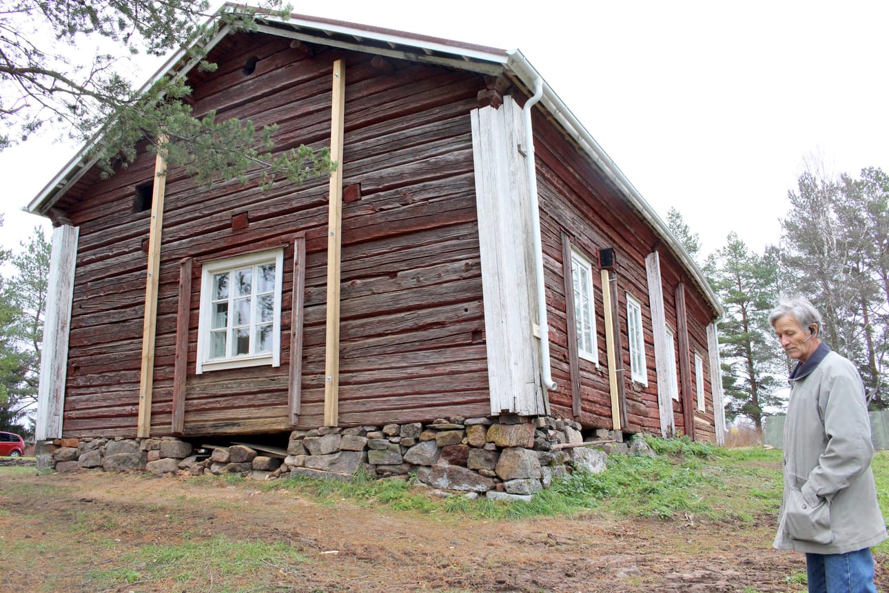 Pulkkilan Seuran omistuksessa oleva Turulan talo seisoo komeana ja suorempana paikallaan. Kivijalan tukemiseen käytettiin kaksi traktorikuormallista kiviä, jotka Pekka Kyöstilä purki vanhasta kivinavetasta.