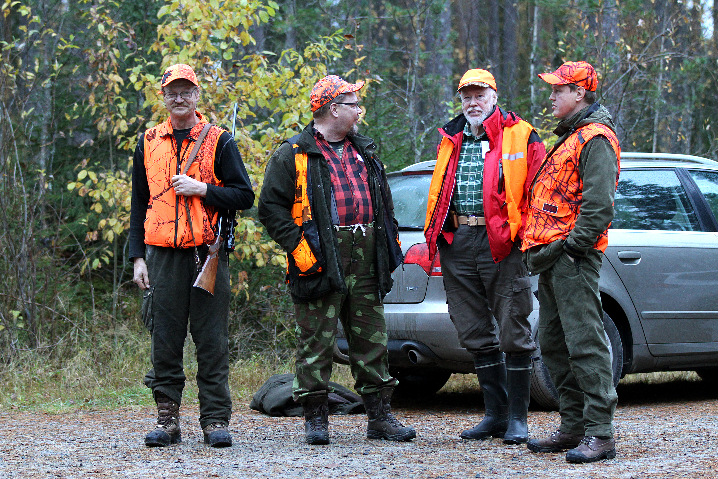 Valmistautumassa metsälle.