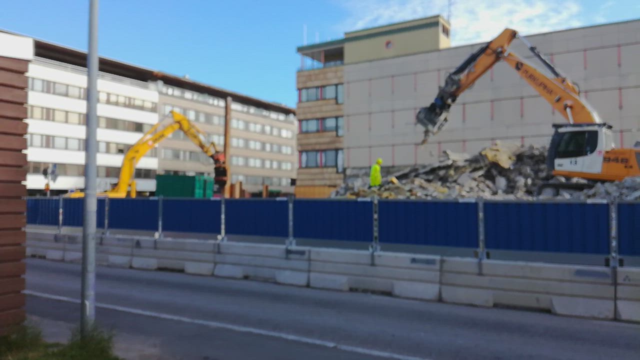 Vanhaa puretaan ja uutta tilalle Oulussa