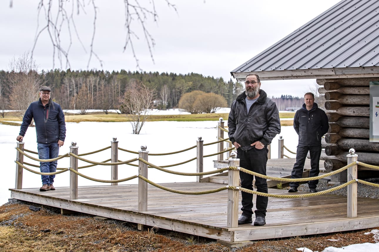 Ylihärmän Timo Mäkiset eivät muista, että olisivat aiemmin olleet ainakaan tarkoituksella samassa kuvassa.