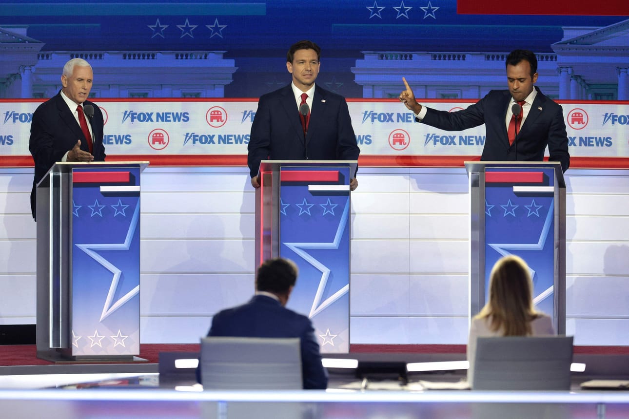 Republikaanien presidenttiehdokkuutta tavoittelevat muun muassa Mike Pence (vas.), Ron DeSantis ja Vivek Ramaswamy. LEHTIKUVA/AFP