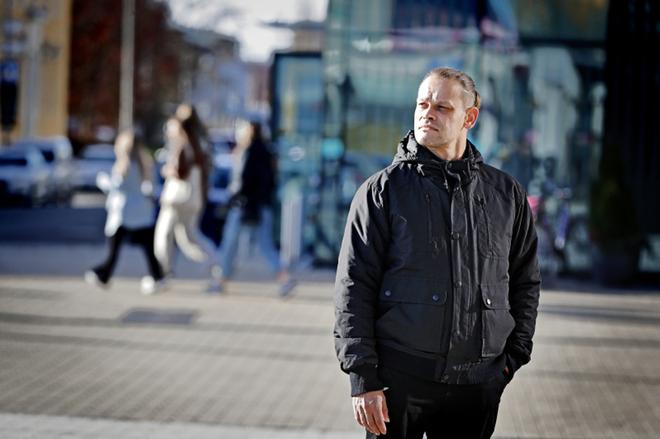 Pörssin heilunta on vienyt Veli-Jussi Ala-Riihimäen unet kolmannen kerran – Asiantuntija kertoo, miten sijoittajan kannattaa reagoida, kun maailmalla myllertää