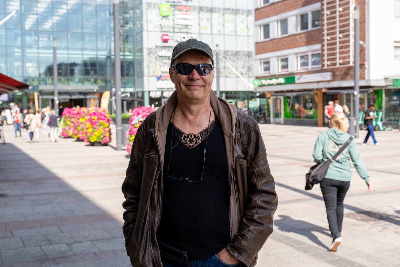Jaakko Isoherrasta ei penkkien poistaminen haittaa sillä istuminen tappaa.
