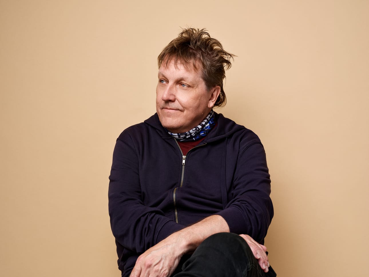 Elokuvaohjaaja Peter Lindholm tunnetaan muun muassa Kjell Westö -filmatisoinneistaan.