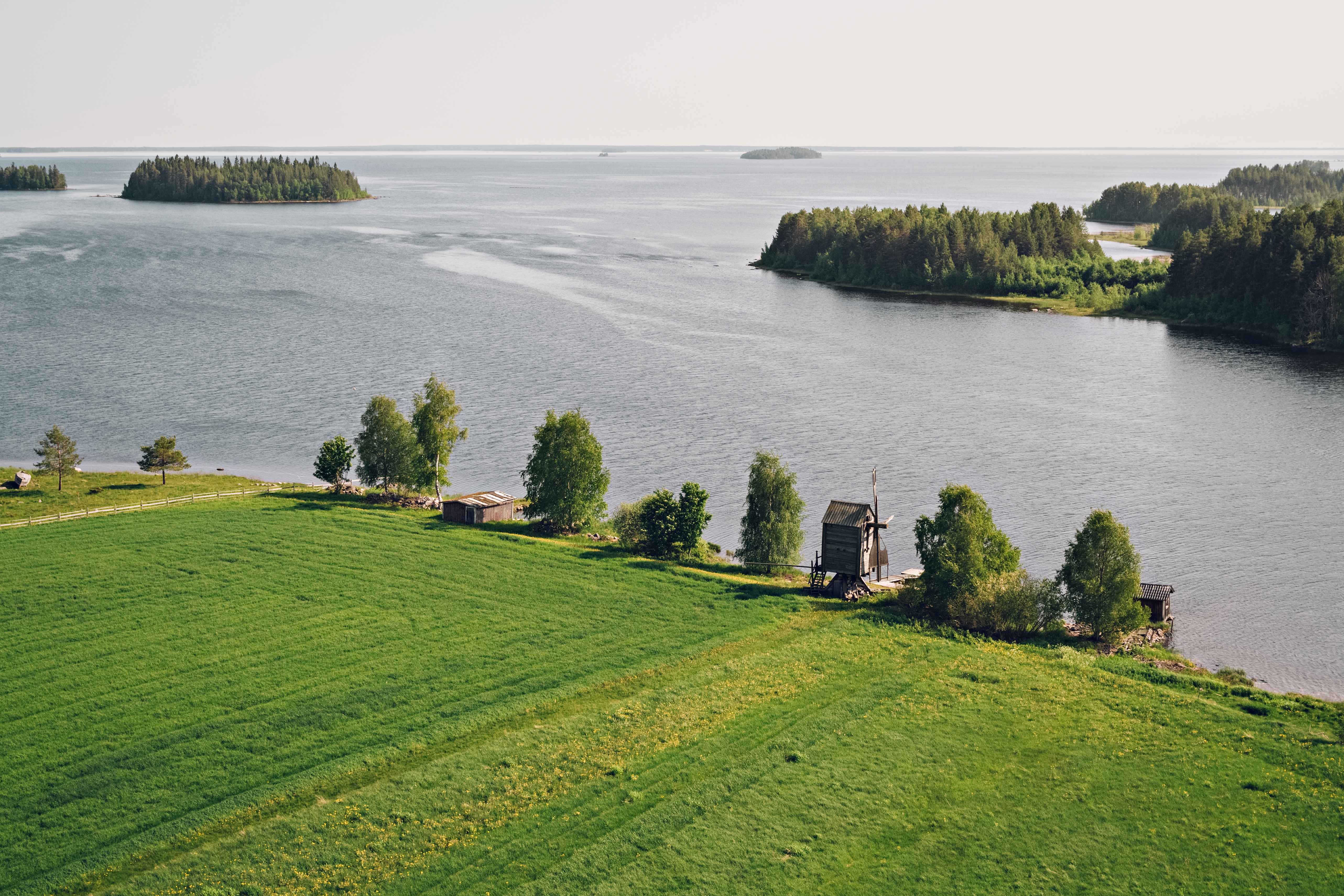 Rokua Geopark sisältää kolme mielenkiintoista maisema-aluetta, joihin voi helposti tutustua yksin tai yhdessä.