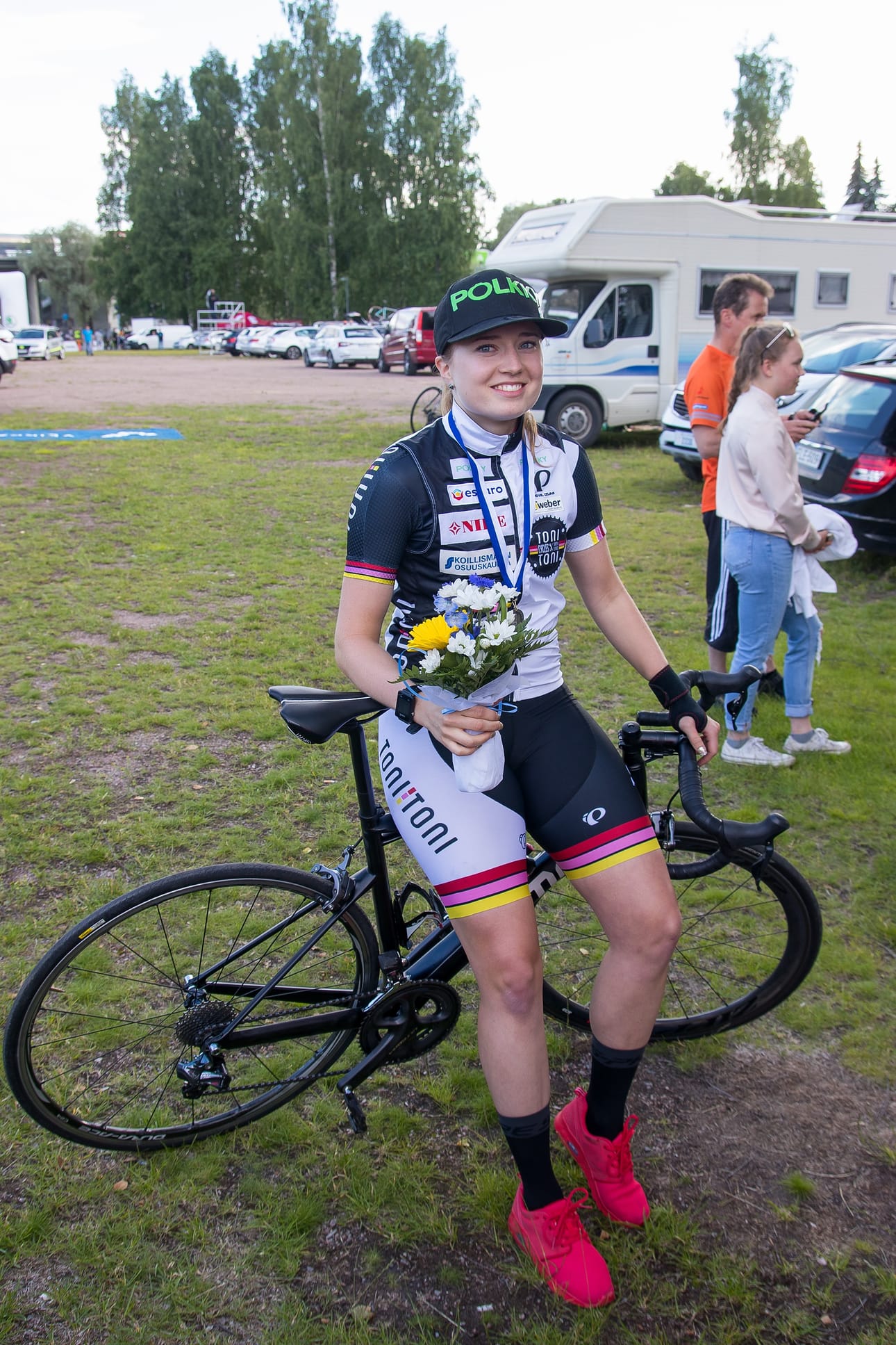 Kuusamolaispyöräilijä Rosa Törmäsen seikkailut jatkuvat Hollannissa.