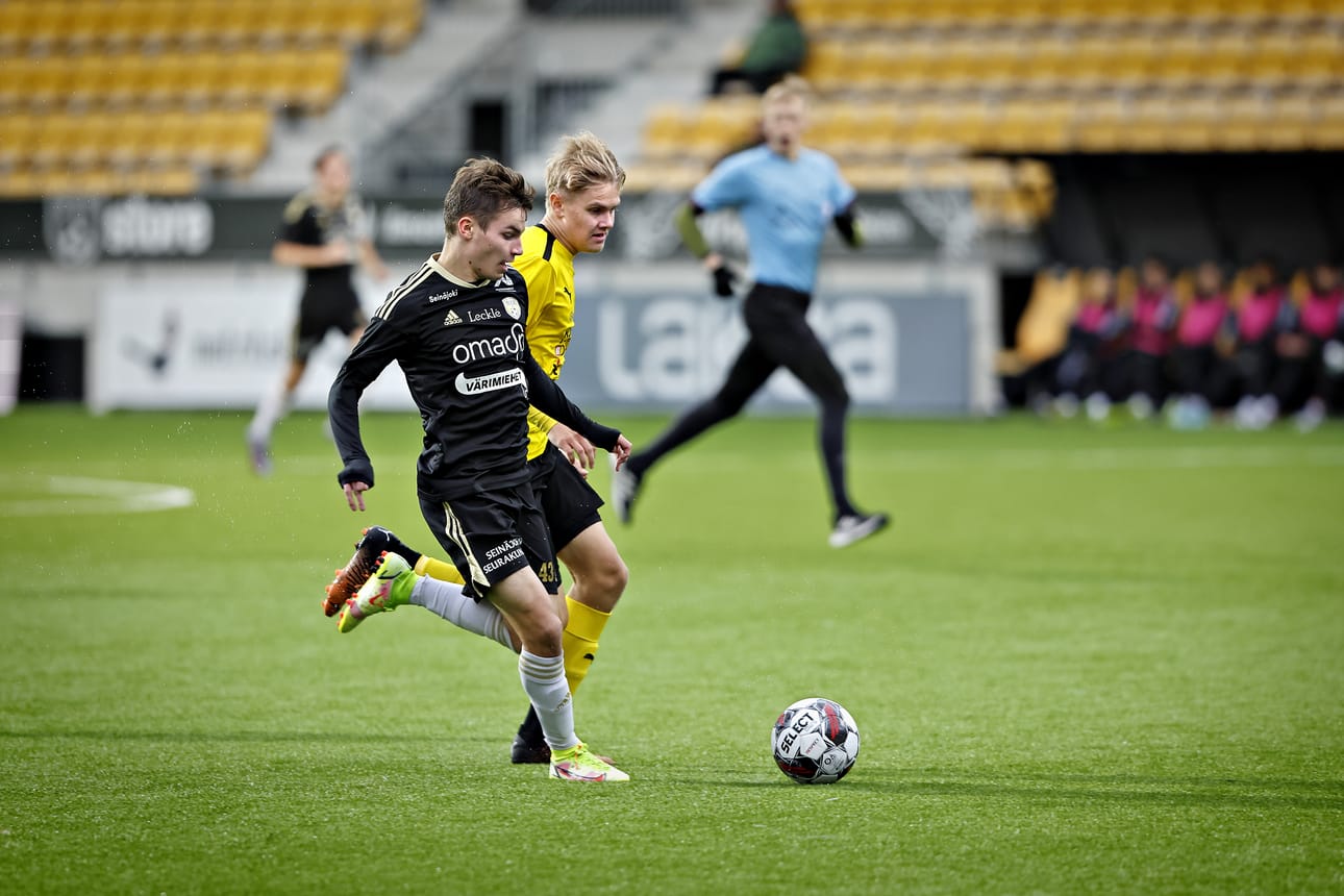 SJK:n B-junioreiden kausi päättyi neljänteen sijaan. Kuvassa SJK:n Oskari Raiski. Arkistokuva: