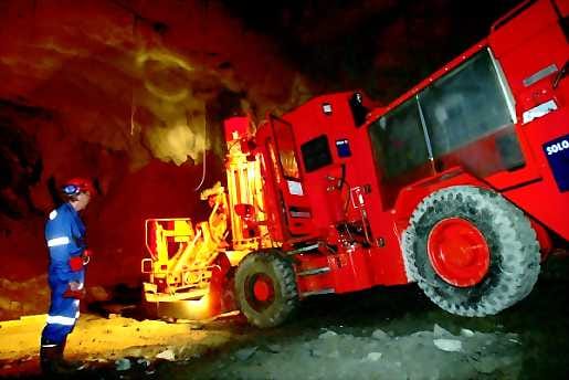 Suomen malmi kiinnostaa. EU:hun liittymisen jälkeen ulkomaiset kaivosyhtiöt ovat tulleet Suomeen. Pyhäsalmen kaivoksen omistaa nykyään kanadalainen Inmet Mining Corporation.