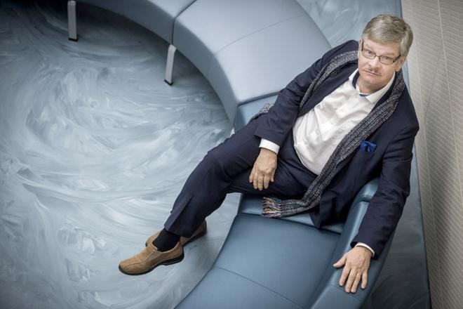 Professori Pentti Huovinen ottaisi tiukemman kannan antibioottien määräämiseen netissä. KUVA: Riitta Salmi