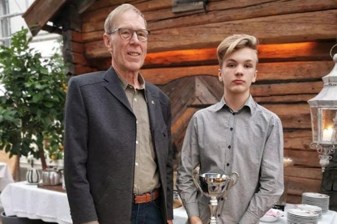 14-vuotias Reko Mäki Peräseinäjoelta on vuoden palokuntanuori. Tunnustus ojennettiin hänelle torstaina. Erkki Aaltoselle palokunnasta löytyi nuorisotyön jälkeen myös ammatti.