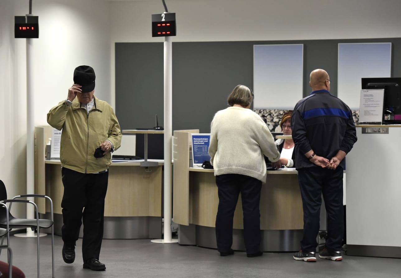 Suomen pankkien talletussuojarahastoon kerätään varoja suomalaisilta talletuspankeilta. Kuvituskuva pankista.