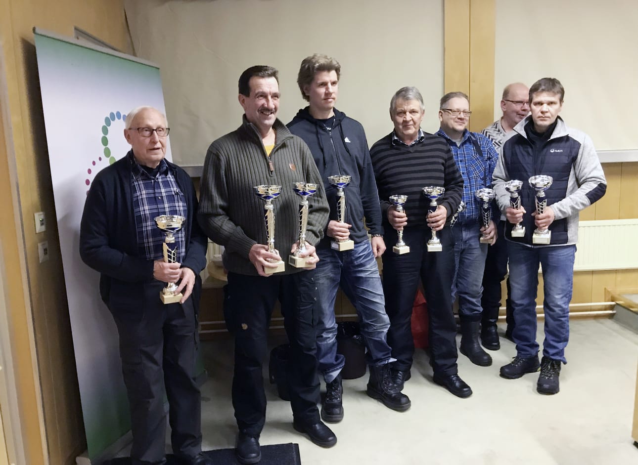 Kivääriampujien parhaimmistoa potretissa. Vasemmalta Teuvo Pajala, Jukka Kytökorpi, Janne Rantala, Jouko Pahkasalo, Jukka Lehtola, Jouni Kukkura ja Janne Pahkasalo.