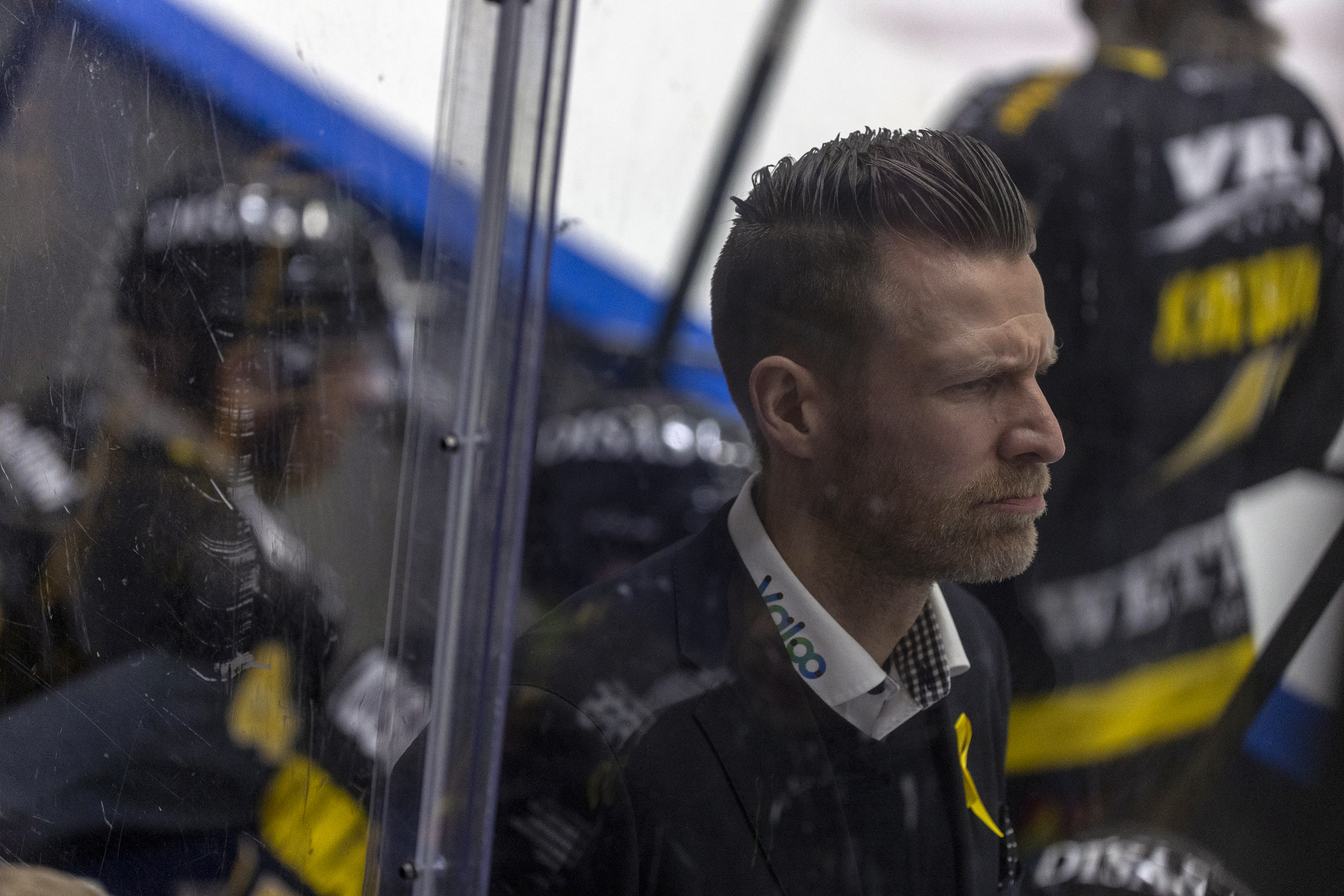 Ville Mäntymaa on päävalmentajauransa kovimmassa paikassa. Kärppien peli ei vakuuta.