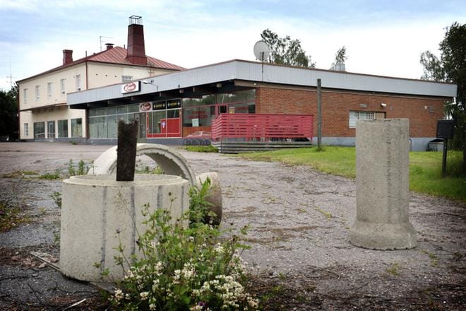 Yksi vuoden 2009 monista kuntaliitoksista tehtiin Euran ja Kiukaisten välillä. Arkistokuvassa on Kiukaisten kylänraittia. KUVA: Kari Mankonen