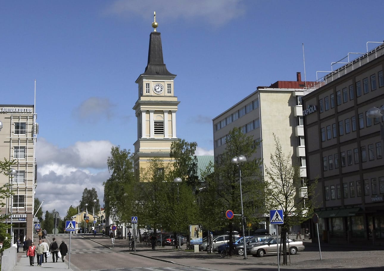 Kirkontornit ovat kautta aikojen toimineet – ja toimivat edelleen – maamerkkeinä ja kohoavat näkyvästi esille muusta rakentamisesta paljon Oulua suuremmissakin kaupungeissa, kirjoittaa Ritva Tienari mielipidekirjoituksessaan.