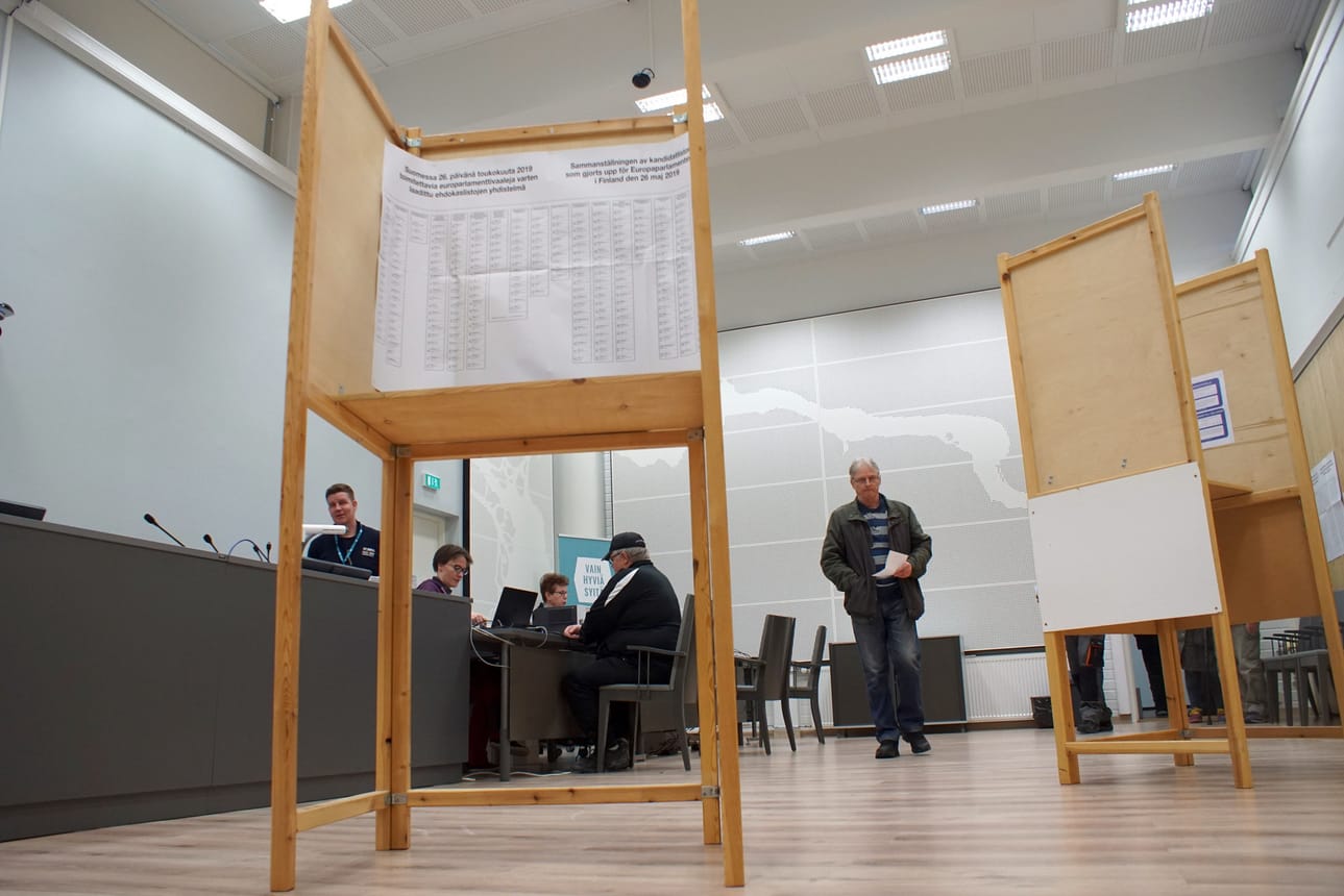 Ennakkoäänestys pääsi hyvään vauhtiin Pudasjärven kaupungintalolla heti aamukymmeneltä.