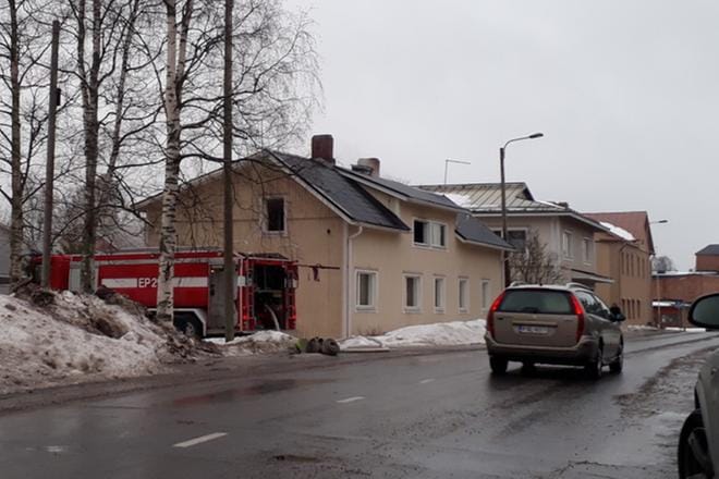 Omakotitalo paloi Lapualla tiistaina. KUVA: ALEKSI MÄKINEN