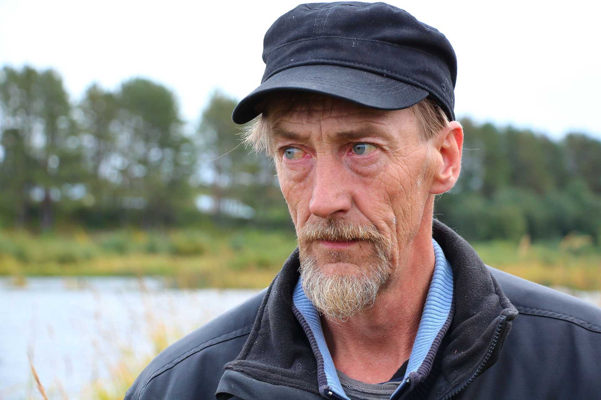 Heikki Eskola on itse kaupallinen kalastaja, mutta hän suorittaa myös valvontaa.
