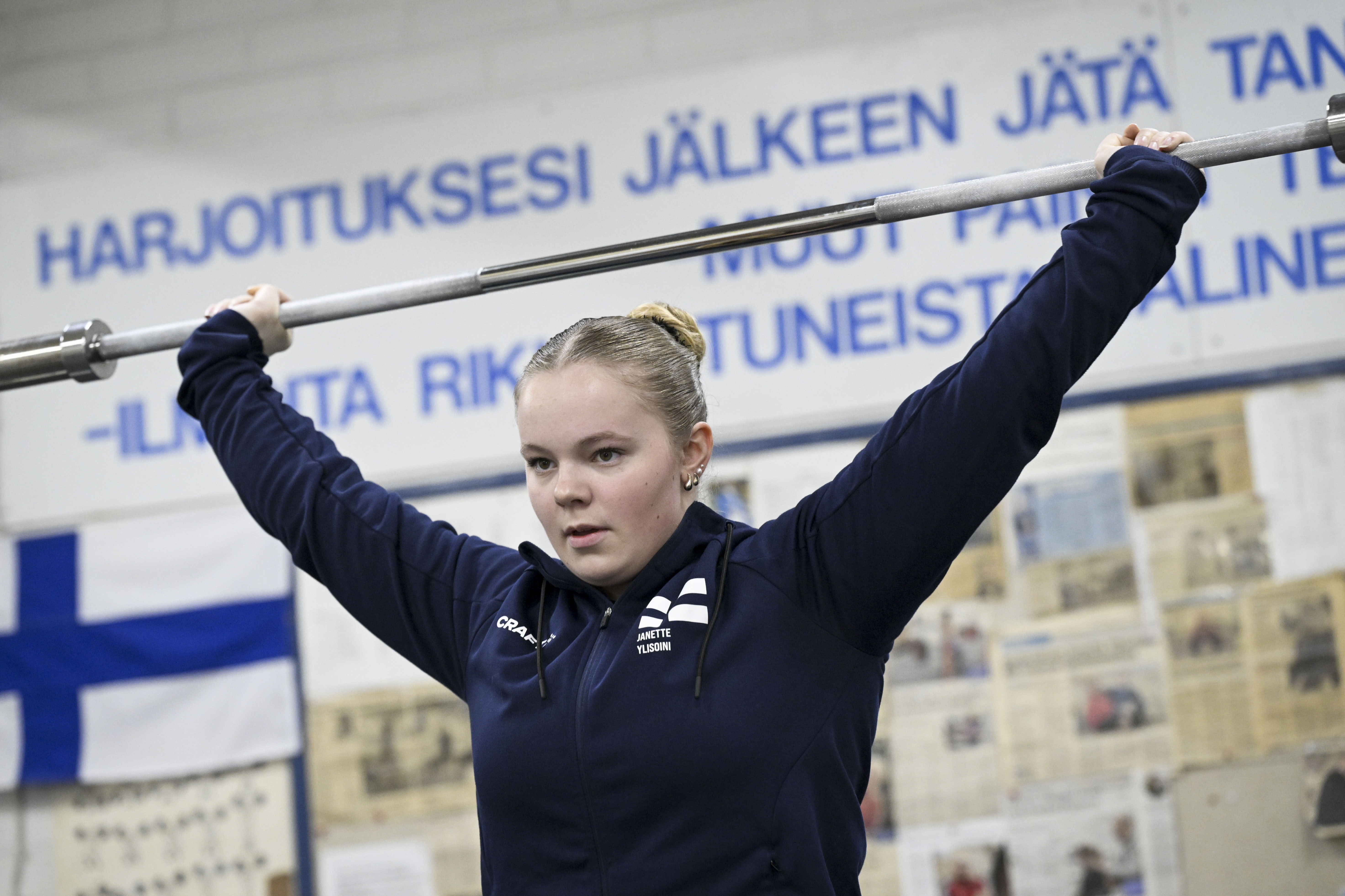 Janette Ylisoinilla, 20, upea päivä painonnoston EM-kisoissa – kaksi kultaa ja hopea