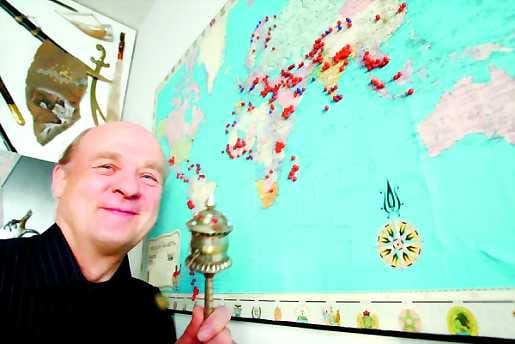 Jorma Karhumaa on matkustellut useammassa maassa kuin moni muu.