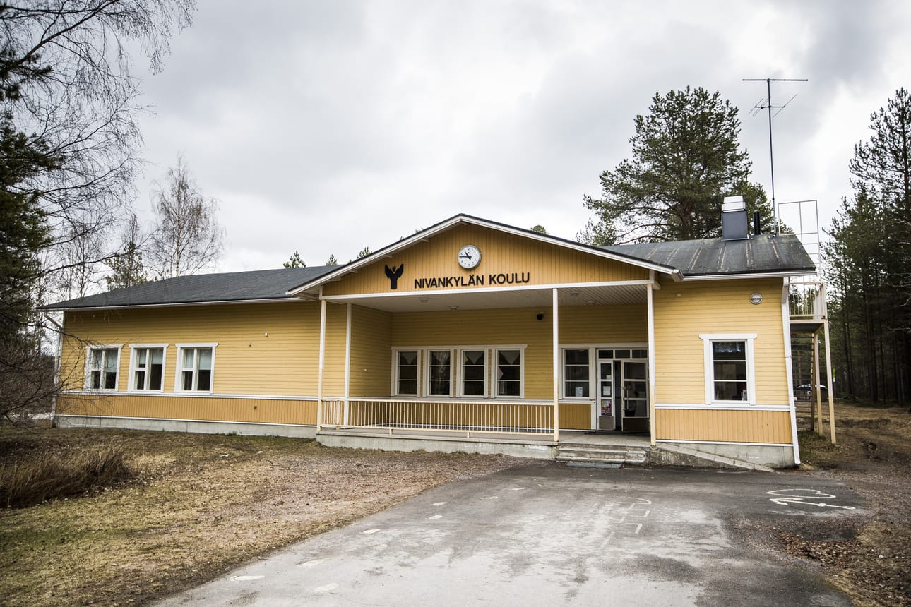 Nivankylän koulua suunnitellaan jälleen lakkautettavaksi. Lähimmät koulut ovat Ylikylässä ja Sinetässä. Arkistokuva.