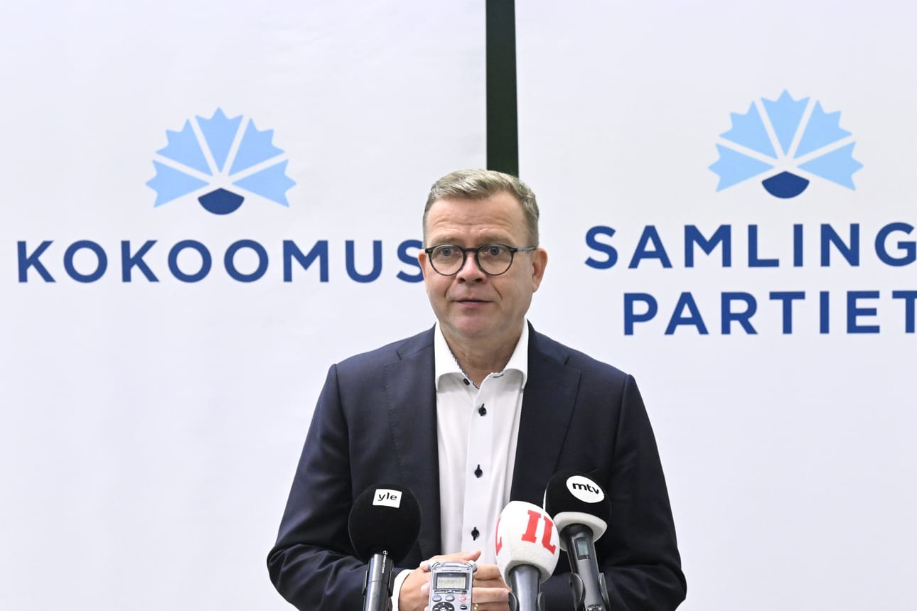 "Ihan selvää oli, että oli todella kuoppaista etenkin heinäkuun alkupuoliskolla", Petteri Orpo sanoi kokoomuksen eduskuntaryhmän kesäkokouksessa. LEHTIKUVA / MARKKU ULANDER