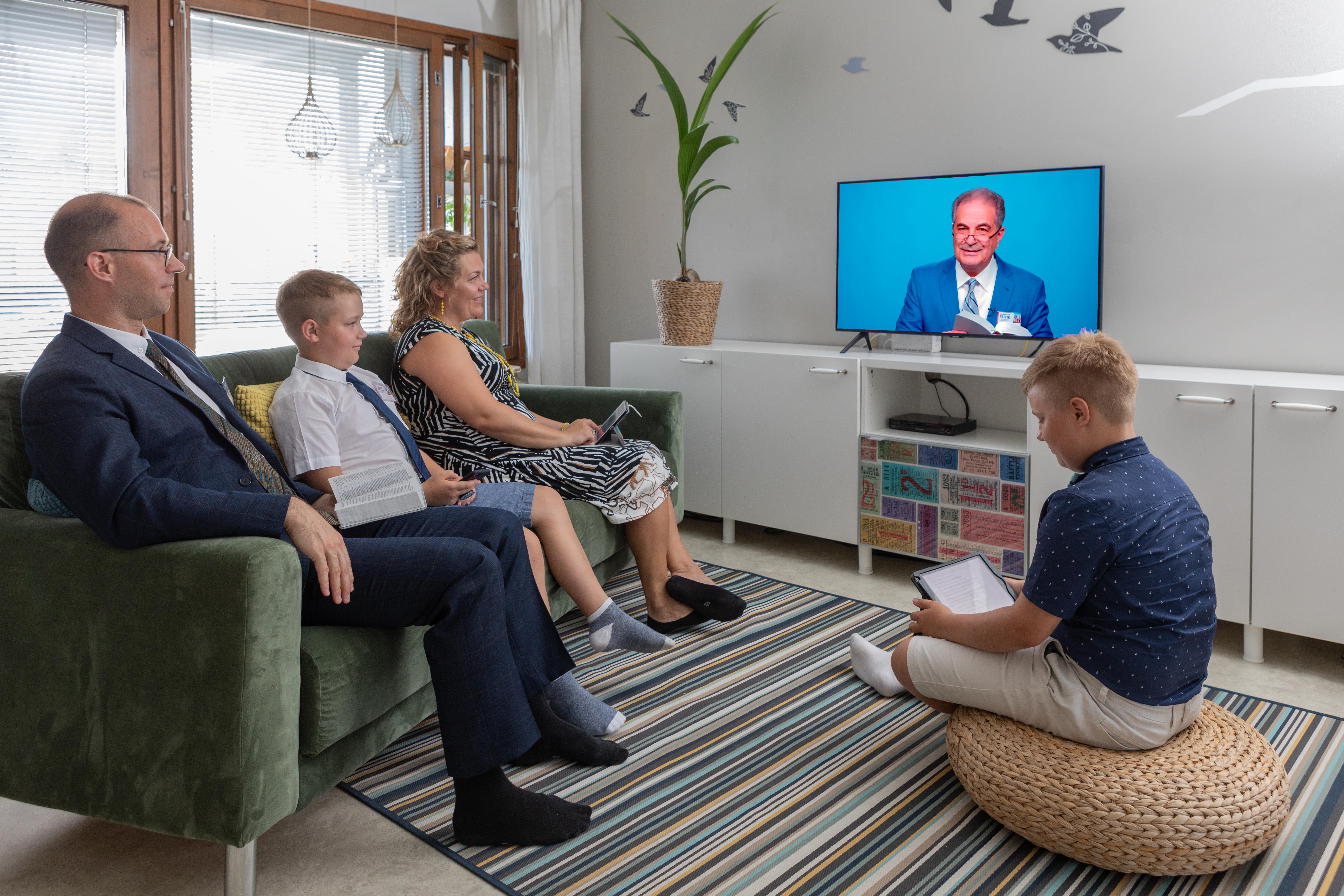 Jehovan todistajat järjestävät maailmanlaajuisen verkkotapahtuman – yhdistää ihmisiä 240 maassa yli 500 kielellä