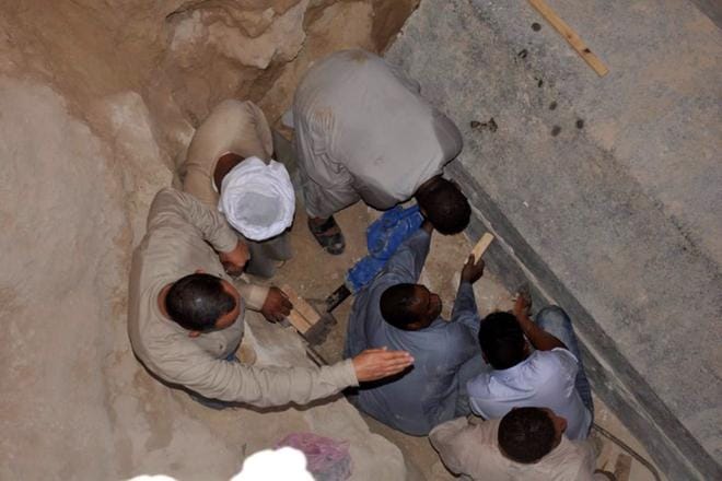 Valtavan kokoinen sarkofagi löytyi muutama viikko sitten. KUVA: EGYPTIAN MINISTRY OF ANTIQUITIES HANDOUT