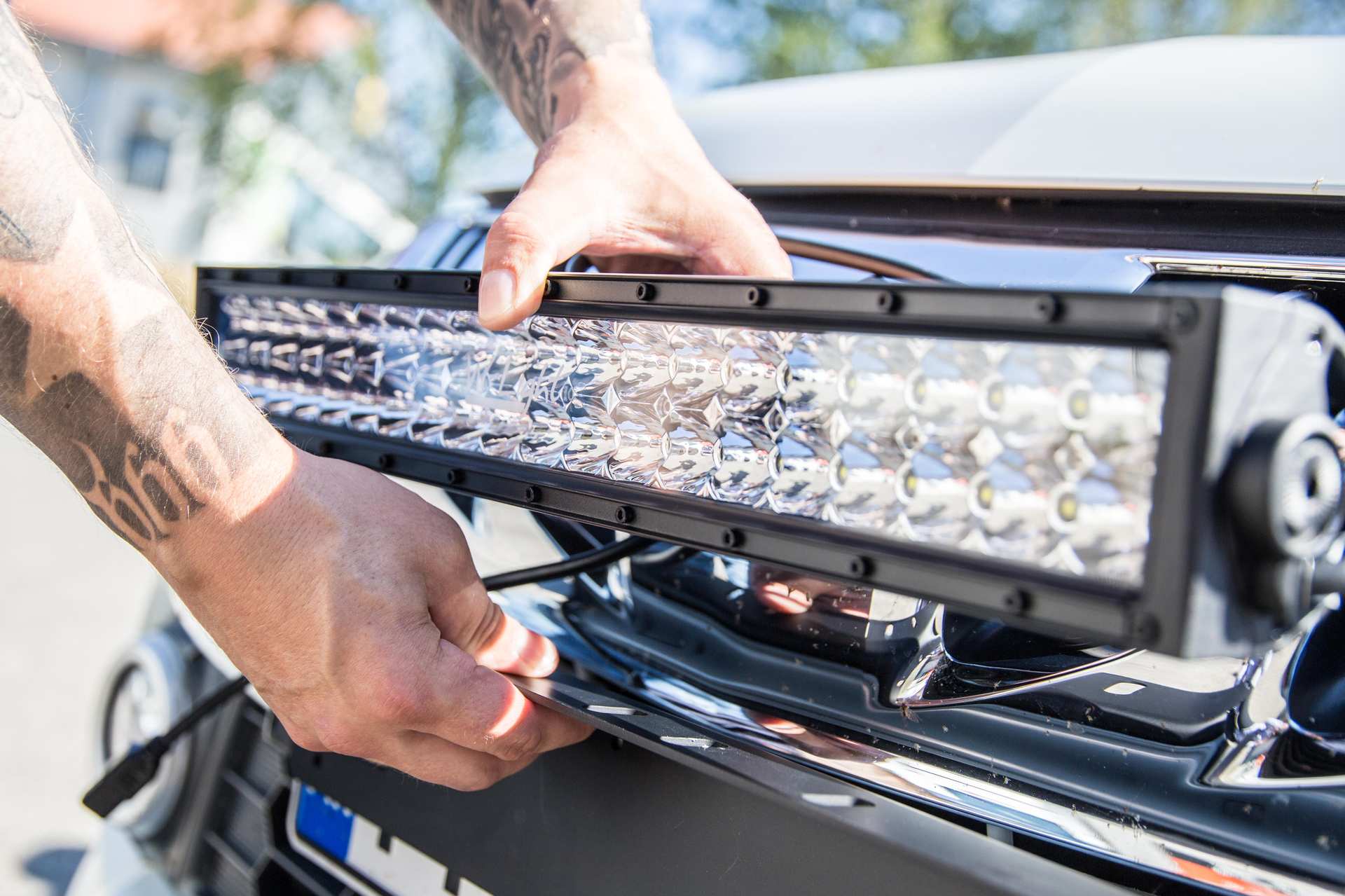 Lisäkaukovalot turvaksi liikenteeseen – ”Lakimuutoksen myötä asennus on entistä vapaampaa”