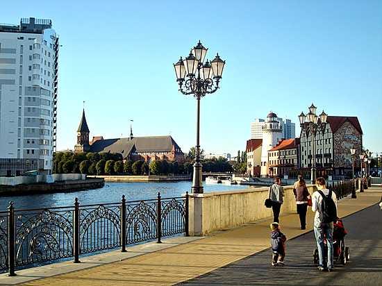 Kaliningrad kohentaa ryhtiään.