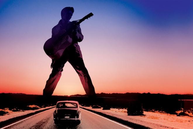 Matkalla Tupeloon. Jos tälle näylle haluaa soundtrackin, niin Elviksen omaa tuotantoa paremmin tarkoitukseen sopii Nick Caven Tupelo. KUVA: Yle Kuvapalvelu