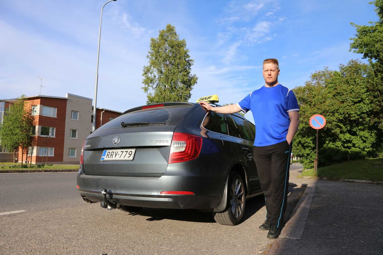 Ja ei kun ajoon. Linja-autoasemalta varastettu farmari palautettiin muutaman sadan metrin päähän, mutta mittariin oli kertynyt yli 3000 kilometriä.
