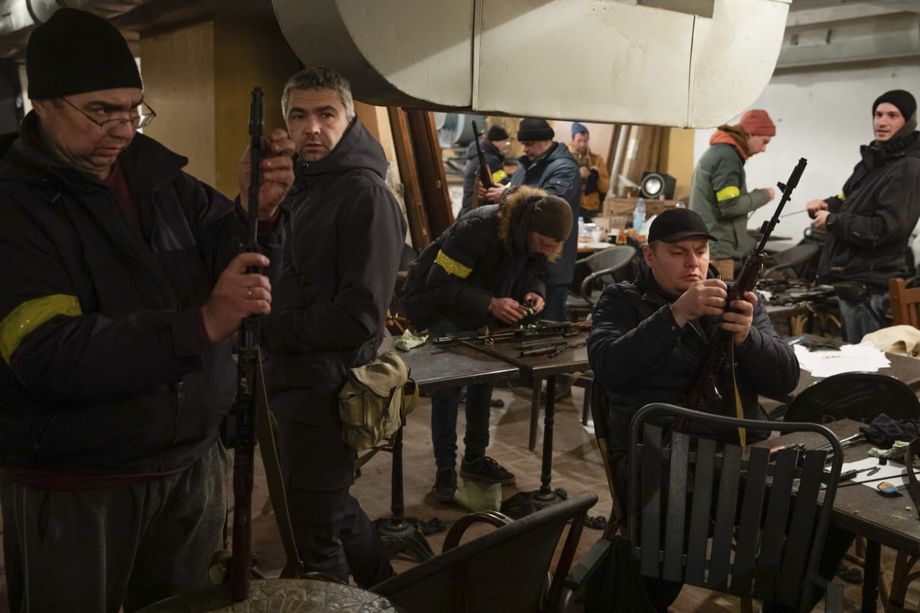 Alueelliset joukot Ukrainassa maanantaina 28. helmikuuta.