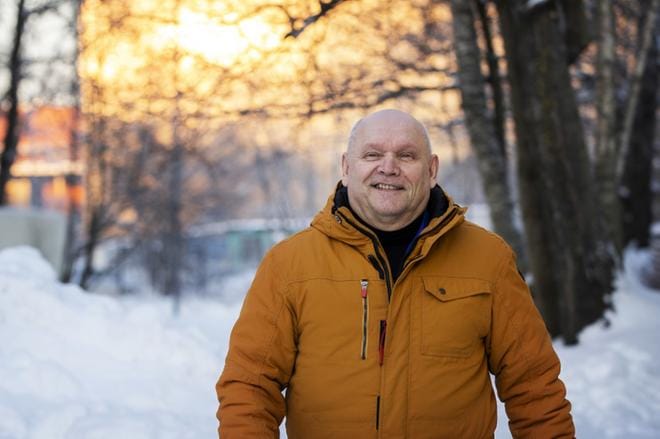 Graafikko Jouko Keto on ansioitunut kuvataiteilija, valokuvaaja ja kirjantekijä. Kuva: Jarno Pellinen