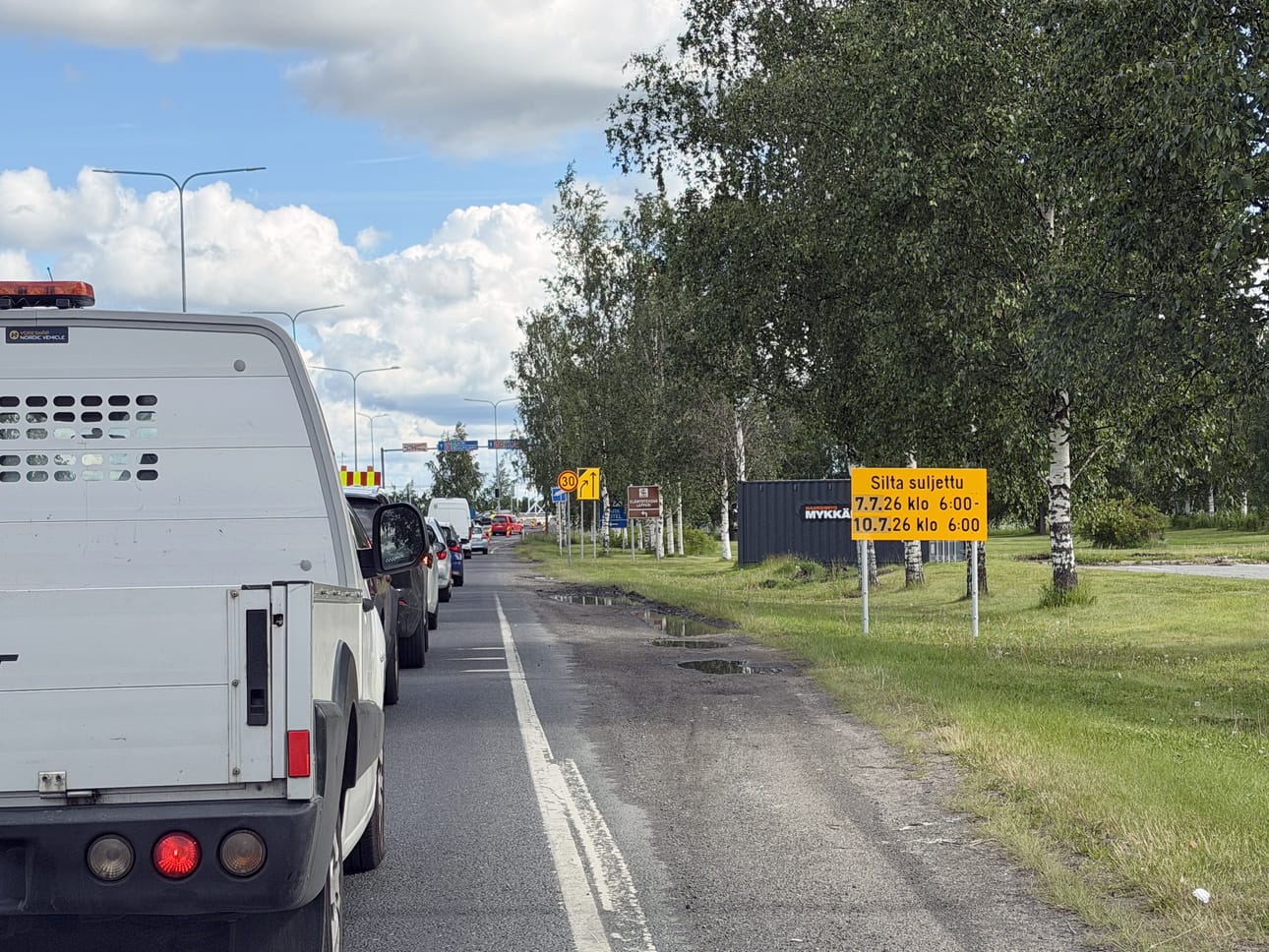 Torniossa suljetaan E4-silta vielä kolmannen kerran heinäkuun alussa. Sillan kannen valutyöt tehdään kolmen päivän liikennetauon aikana.
