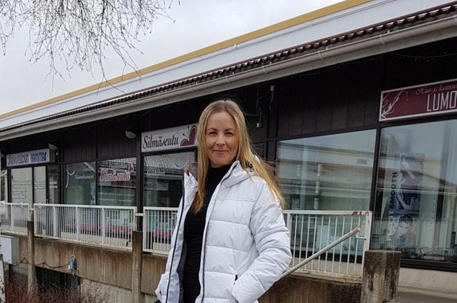Pelastakaa lähipalvelut -kampanjan näki sosiaalisessa mediassa lähes 10 000 silmäparia. Kampanjaan osallistuneiden ja ohjeiden mukaan vastanneiden kesken arvottiin 500 euroa shoppailurahaa paikallisiin yrityksiin. Arvonnan voitti Marjukka Rinne. KUVA: KIRSI KUJALA