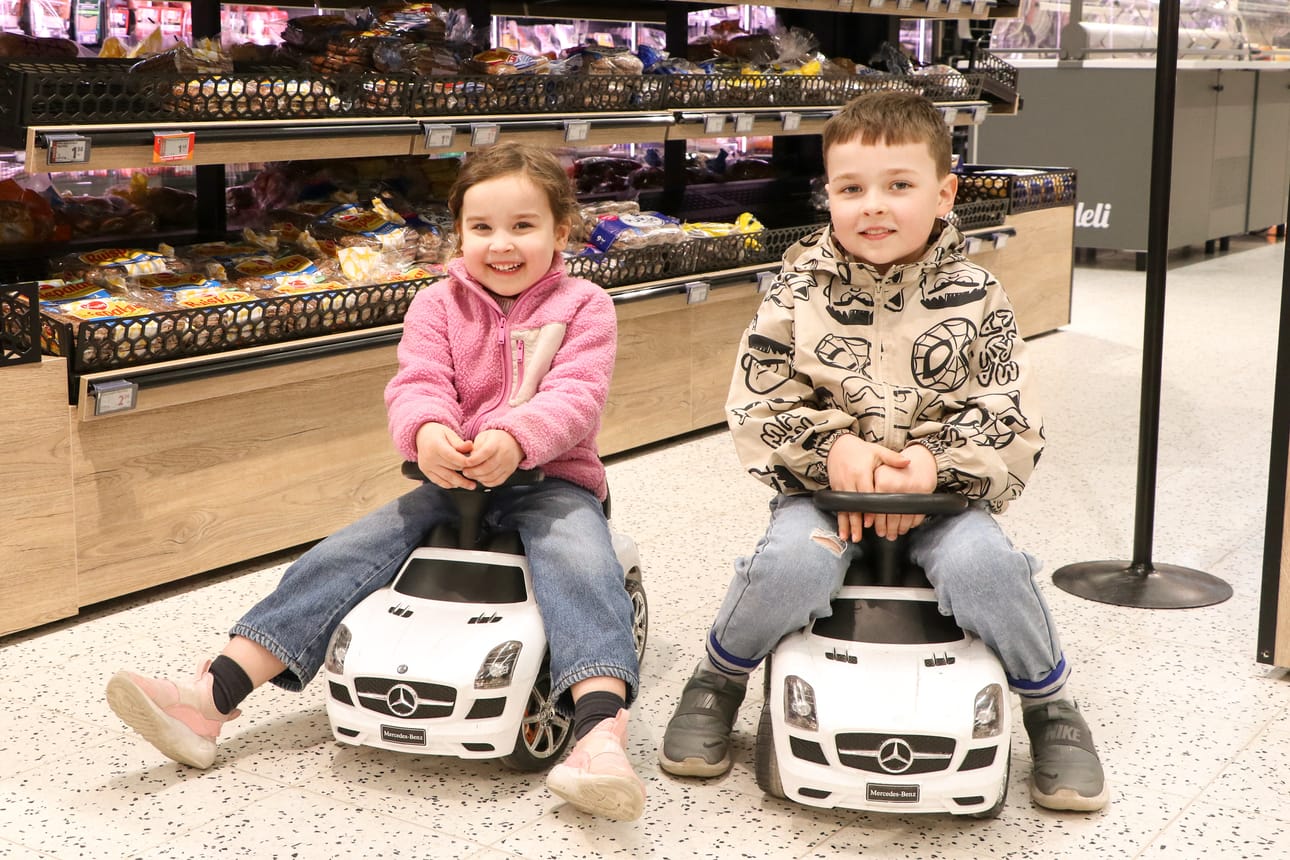 Alvin ja Eden Rintalan suosikki kauppa on Kauhavan K-Supermarket, sillä sieltä löytyy "potkumersuja".
