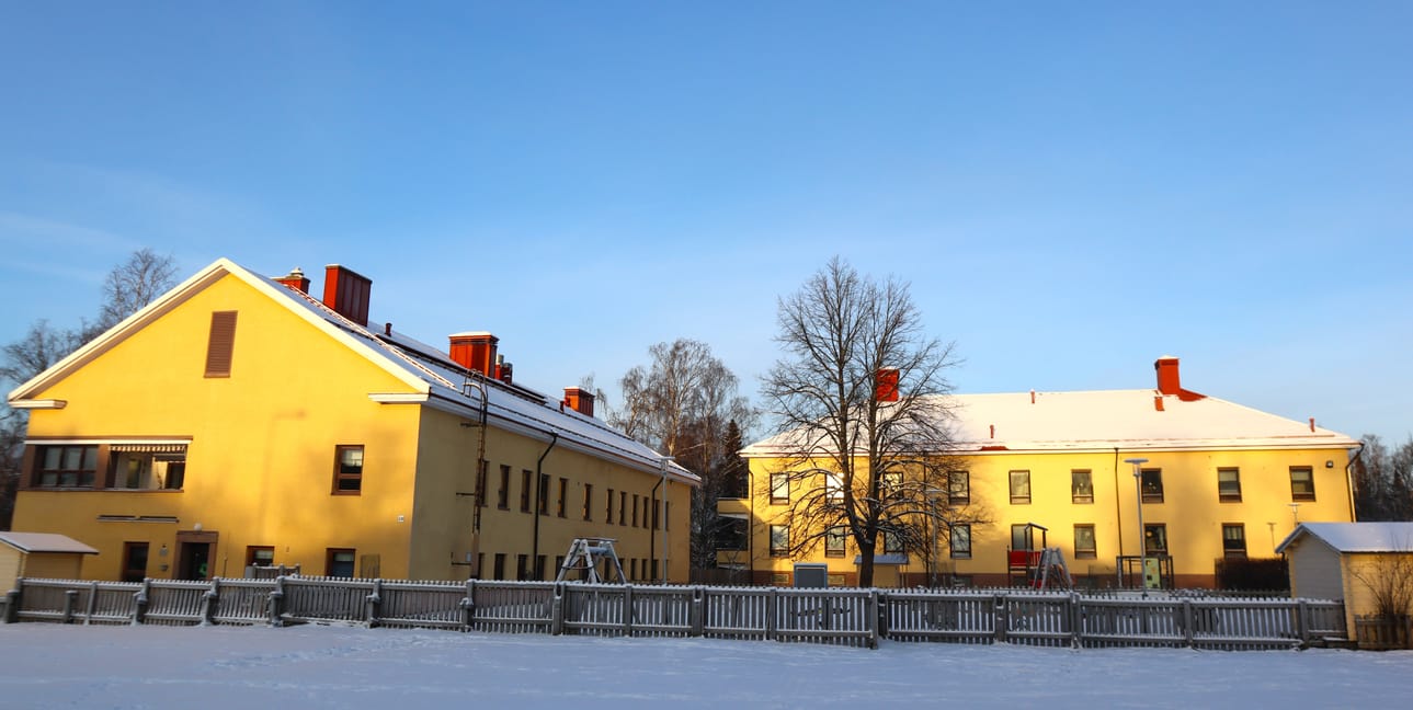 Malmöntalon päiväkoti ja samassa pihapiirissä toimiva Malmögårdens daghem peruskorjataan talo kerrallaan tämän vuoden syksystä alkaen. Yhden talon korjaaminen vie noin vuoden.